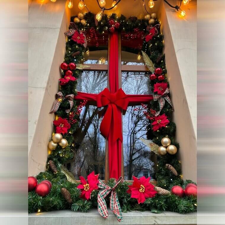 Giant Bows Everywhere